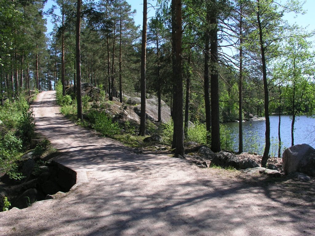 Valkjärven leirialueen tie